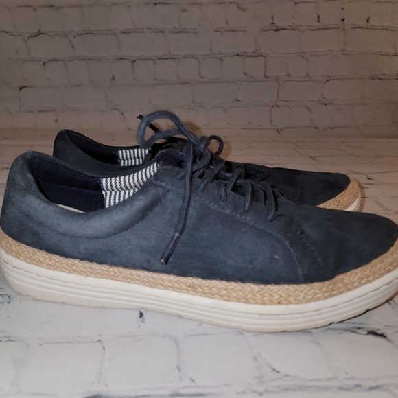 Clarks Blue Suede Tennis Shoes Size 6 - Picture 6 of 6